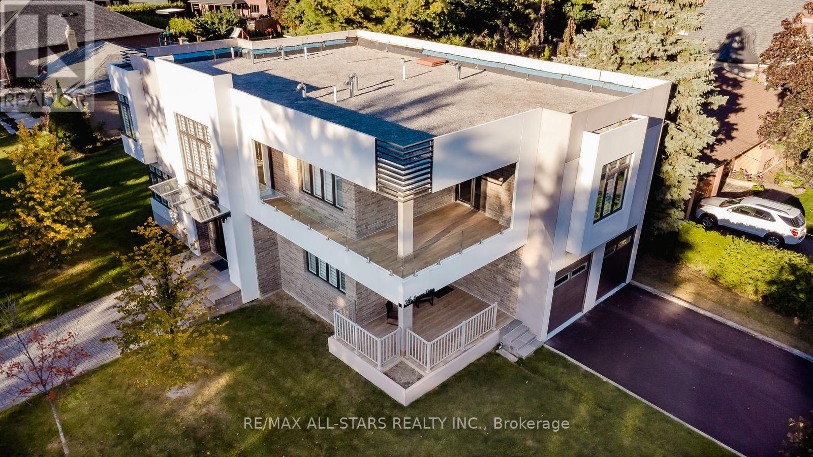 26 Lancer Drive, Vaughan (maple), Ontario