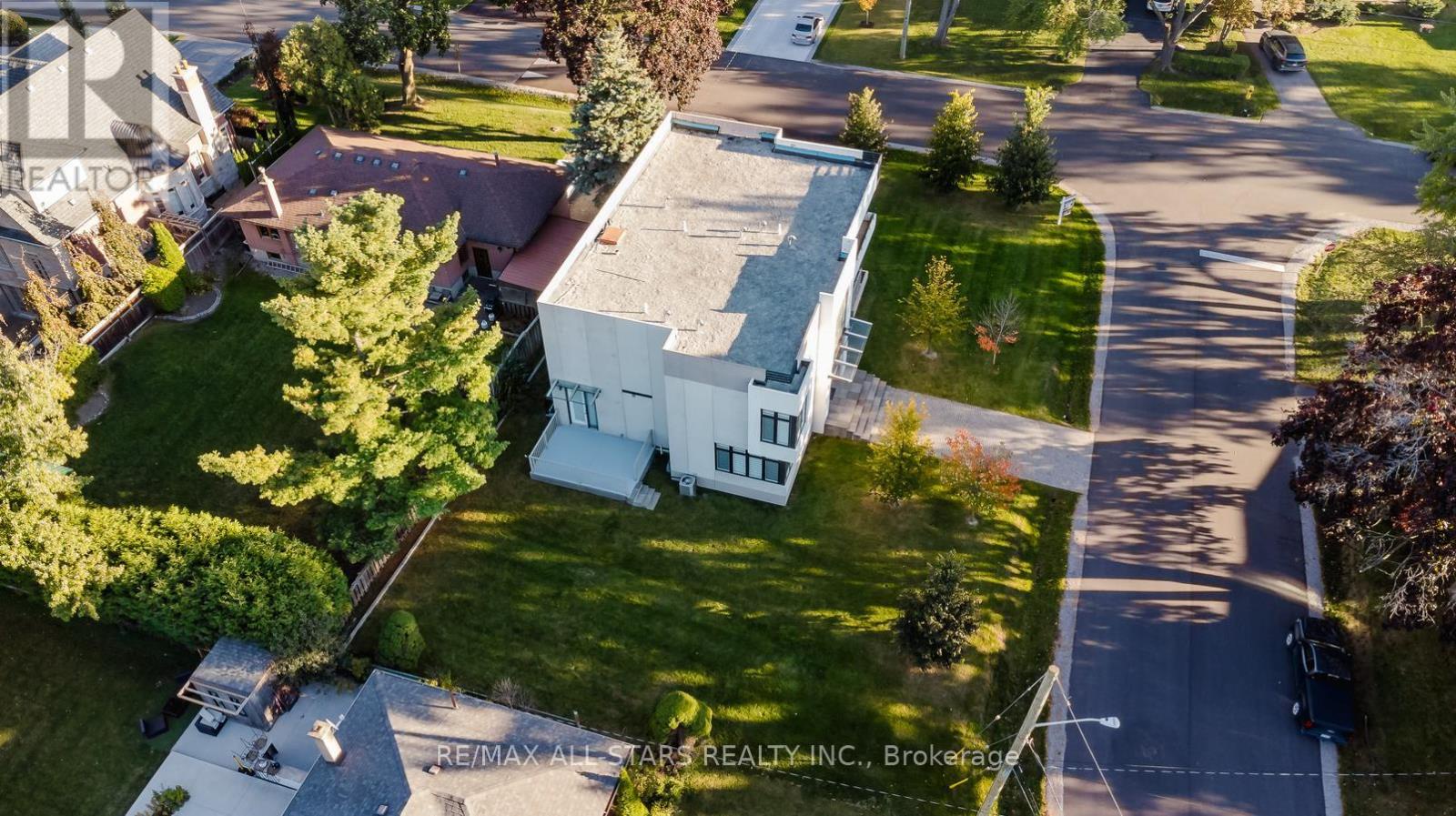 26 Lancer Drive, Vaughan (maple), Ontario