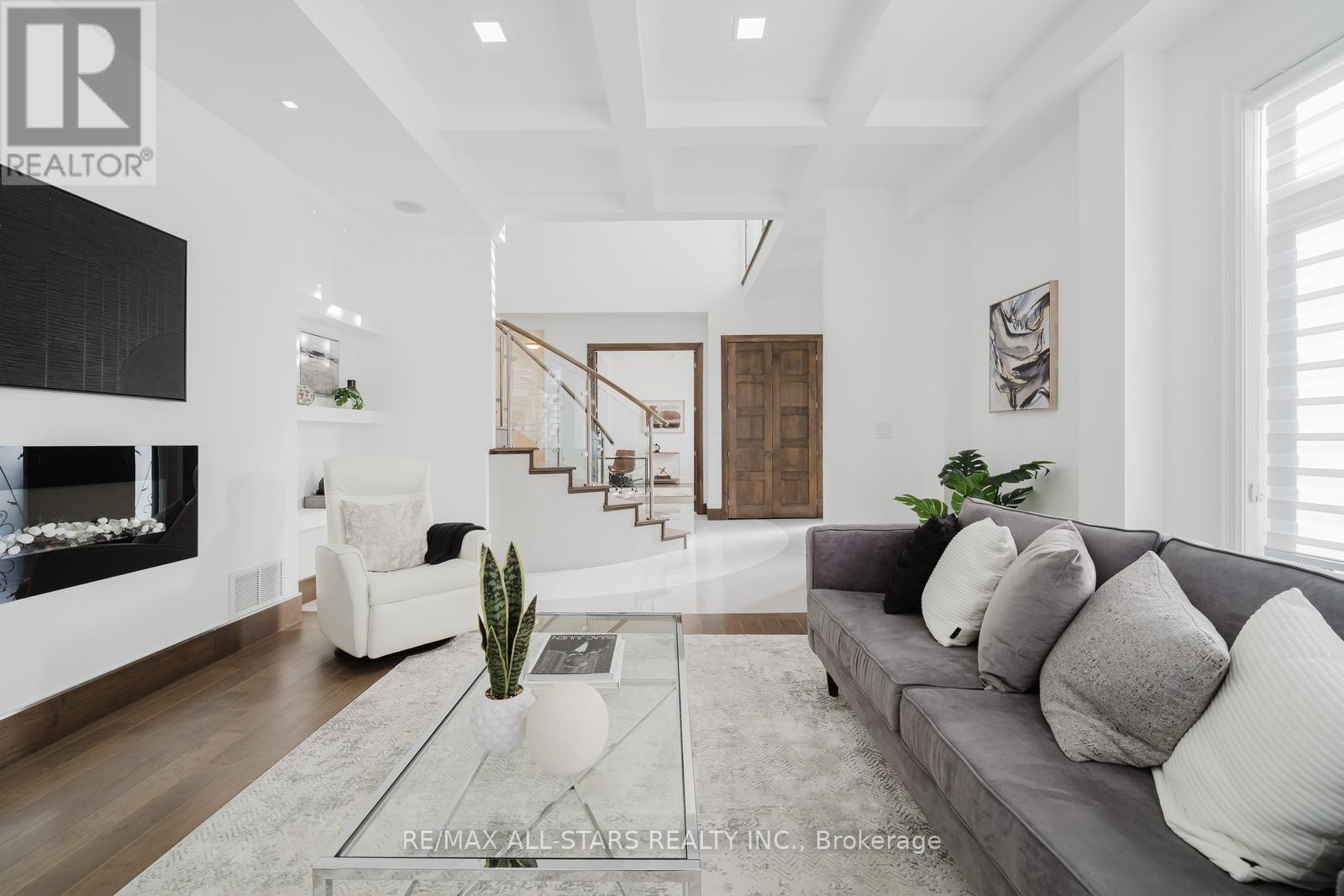 26 Lancer Drive, Vaughan (maple), Ontario