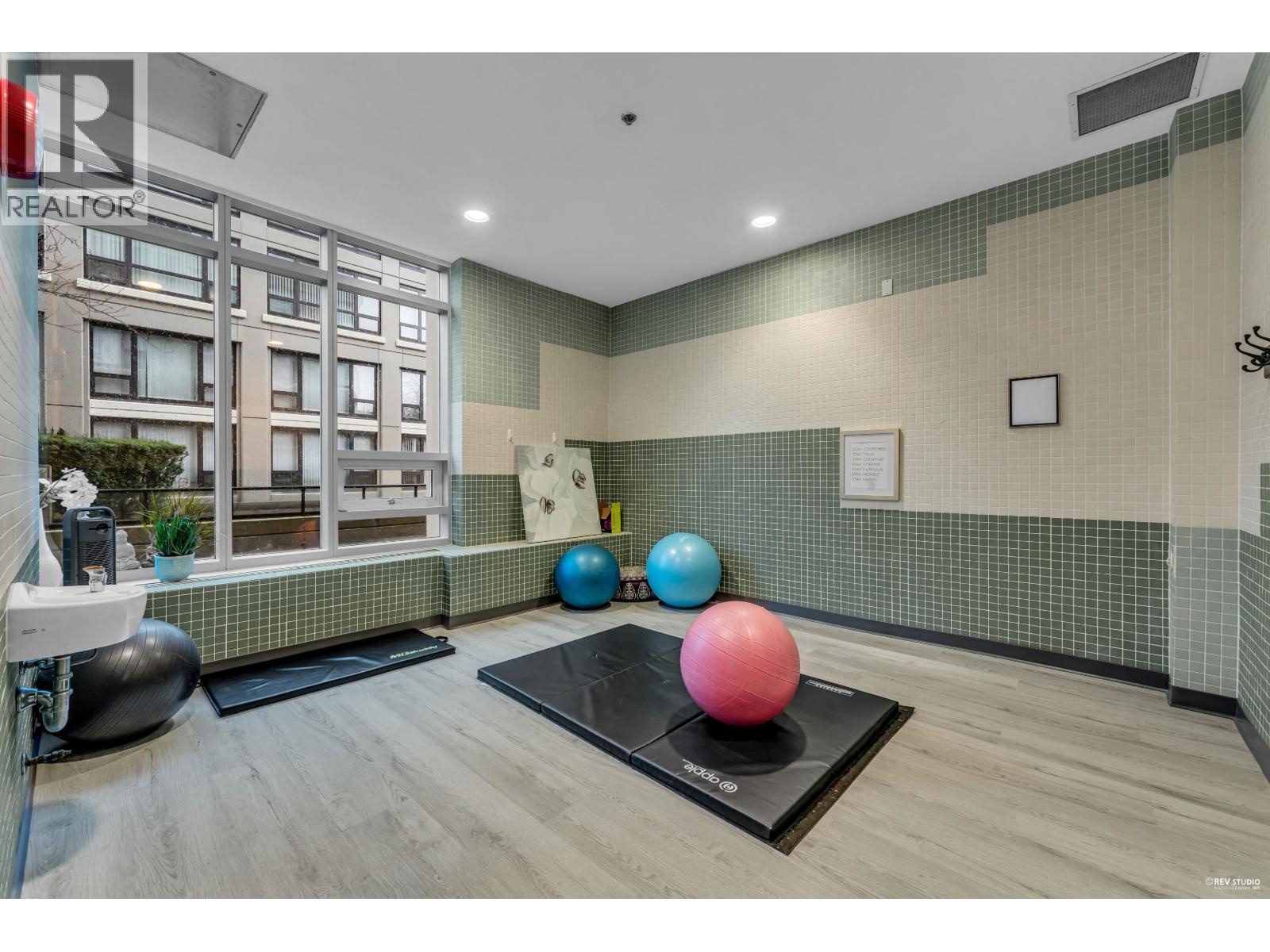 Ph5 7178 Collier Street, Burnaby, British Columbia