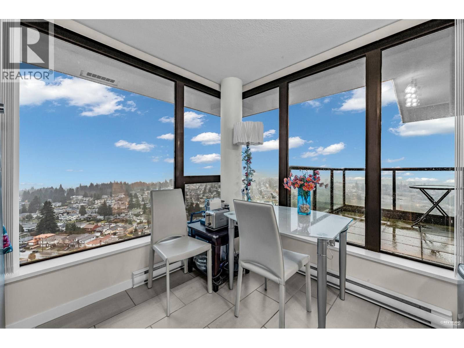 Ph5 7178 Collier Street, Burnaby, British Columbia