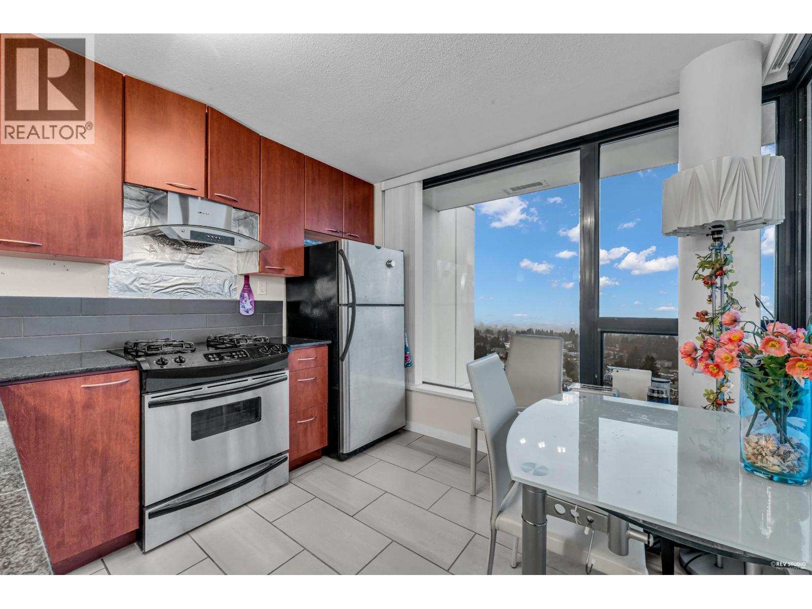 Ph5 7178 Collier Street, Burnaby, British Columbia