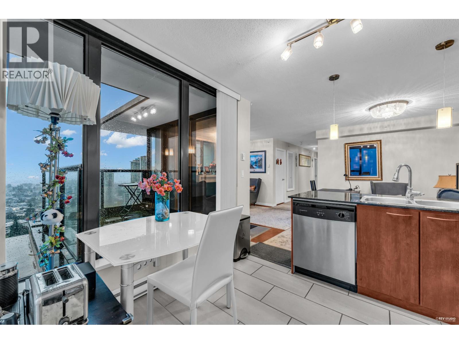 Ph5 7178 Collier Street, Burnaby, British Columbia