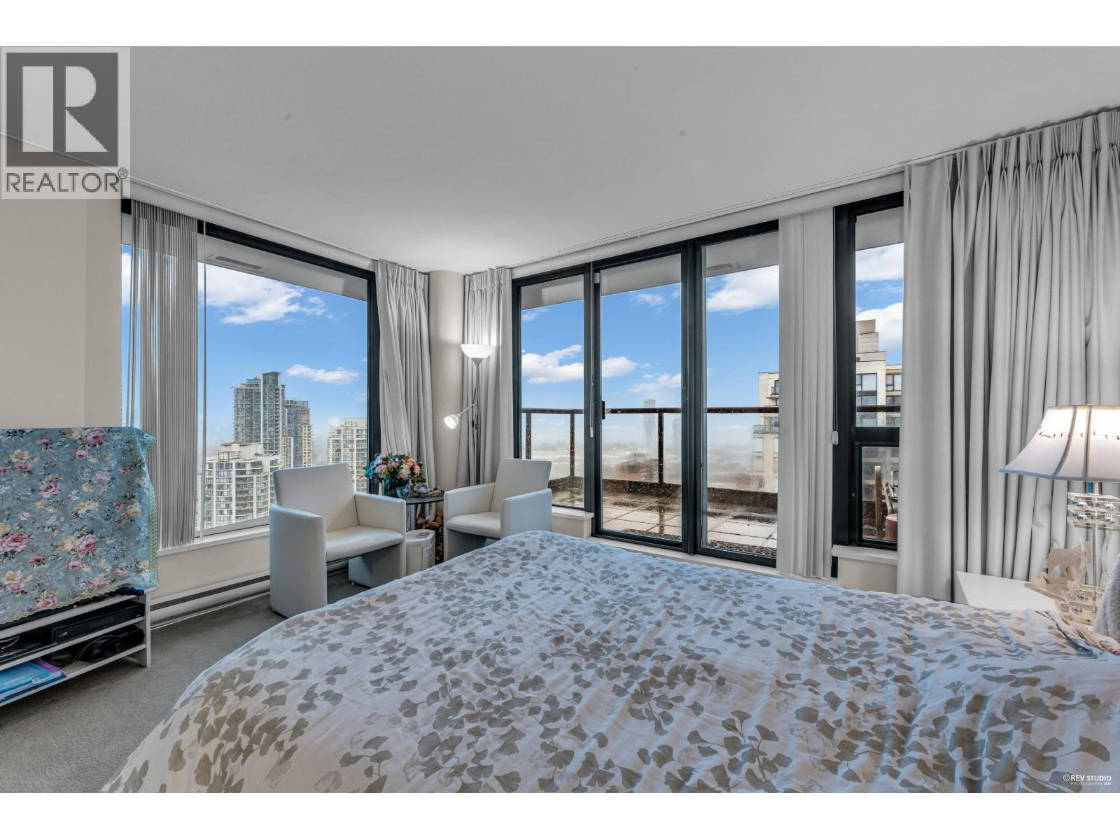 Ph5 7178 Collier Street, Burnaby, British Columbia