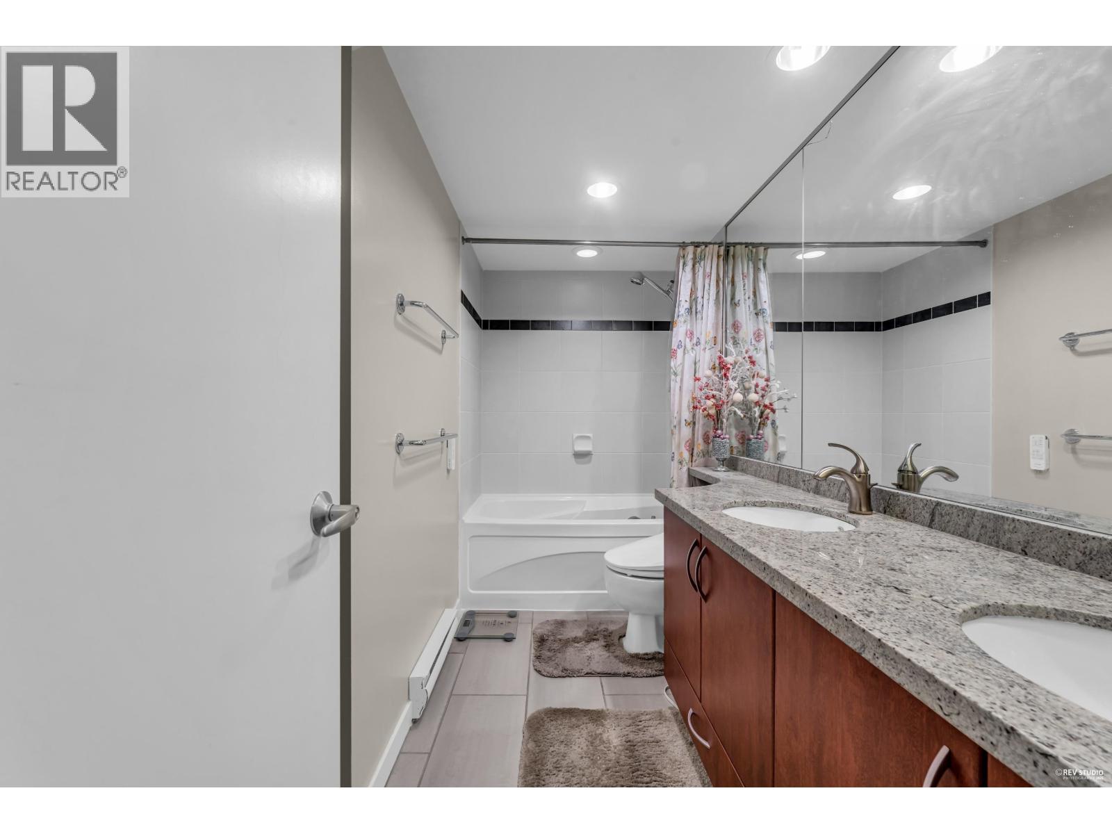 Ph5 7178 Collier Street, Burnaby, British Columbia