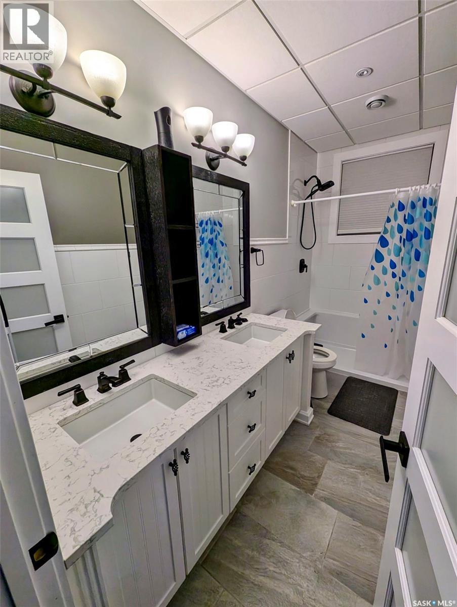 Natalie Acres, Waldeck, Saskatchewan