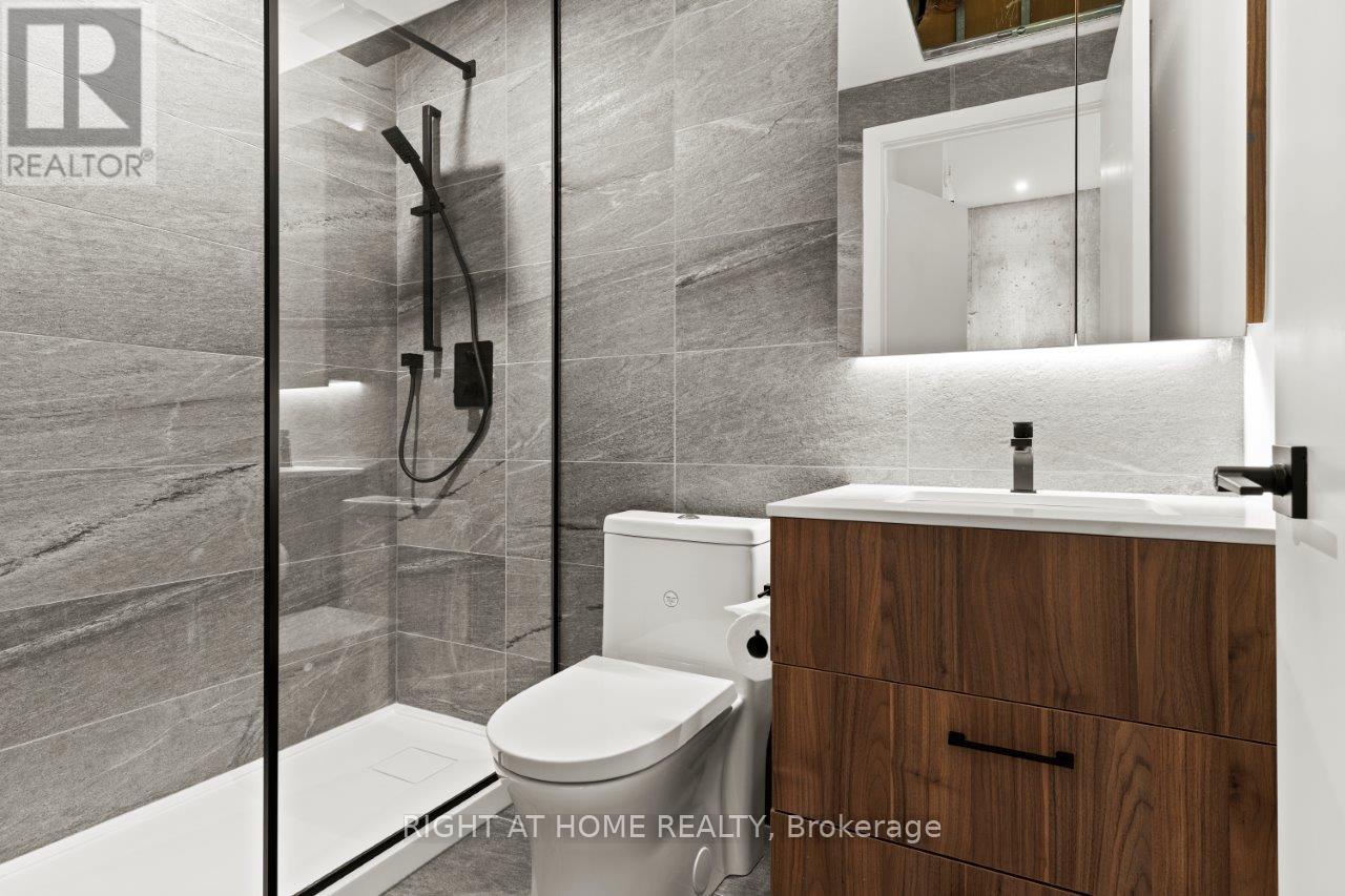 25 - 12 Dervock Crescent, Toronto (bayview Village), Ontario