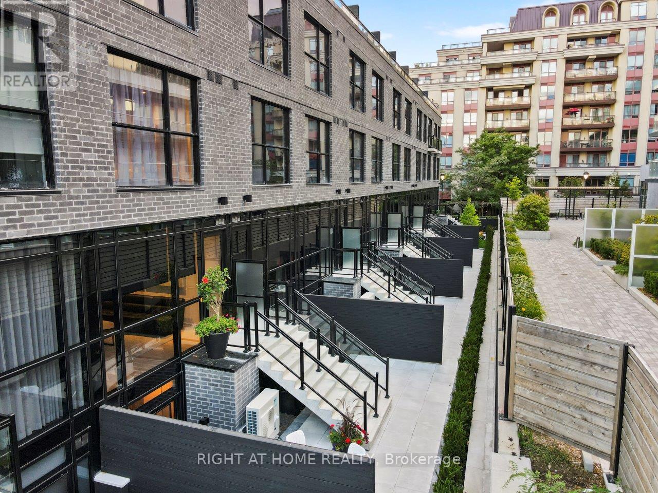 25 - 12 Dervock Crescent, Toronto (bayview Village), Ontario