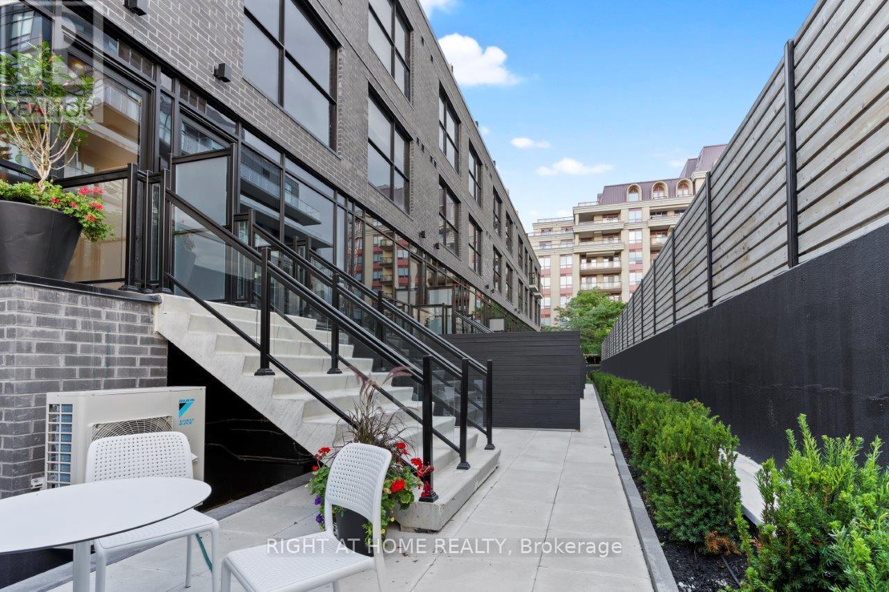 25 - 12 Dervock Crescent, Toronto (bayview Village), Ontario