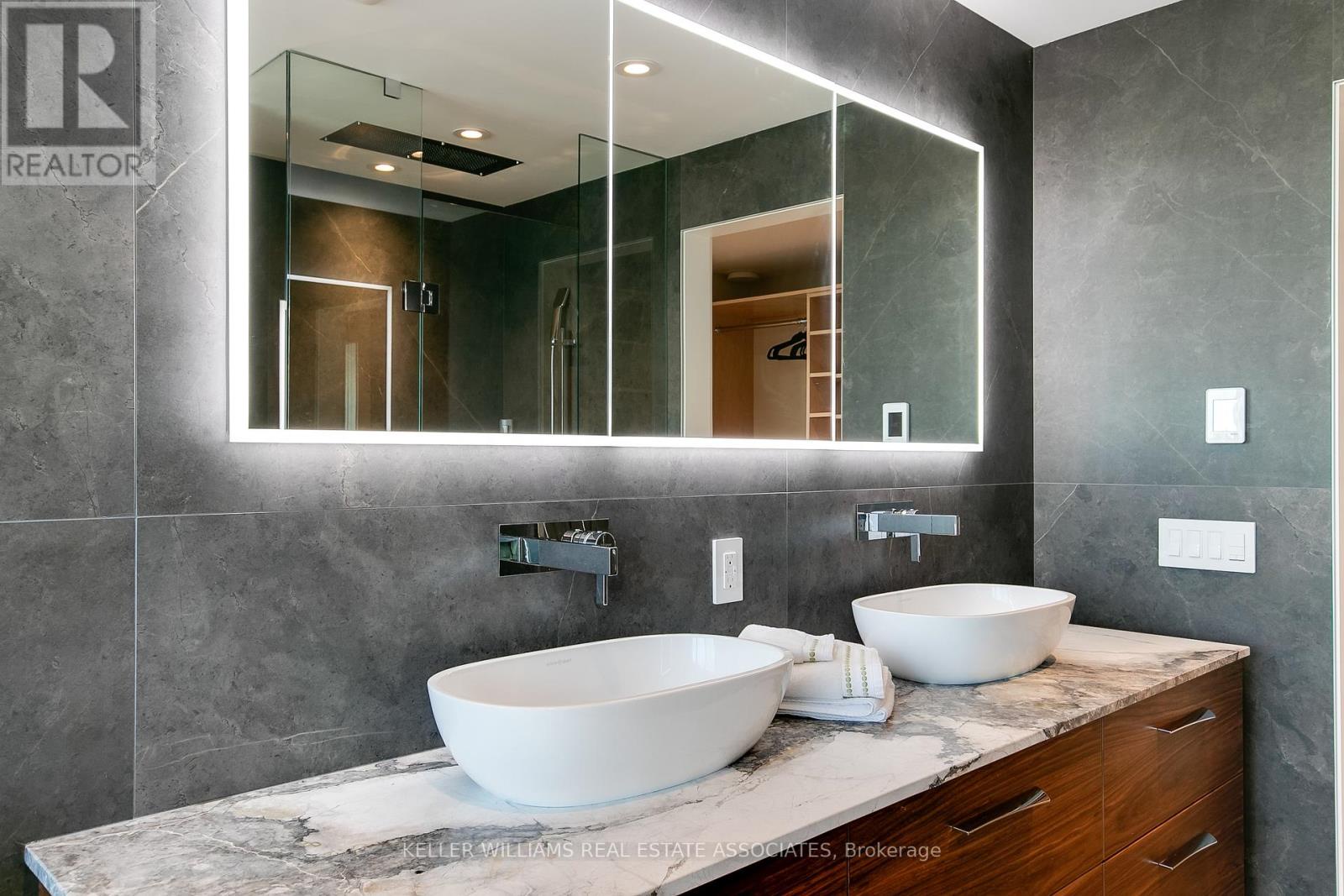 1002 - 90 Stadium Road, Toronto (niagara), Ontario