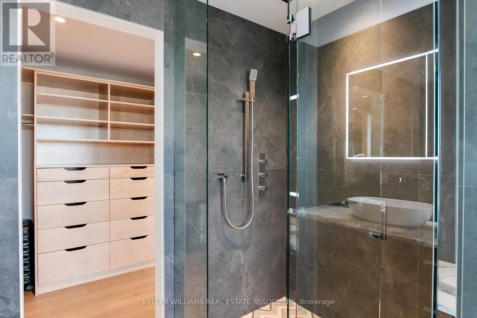 1002 - 90 Stadium Road, Toronto (niagara), Ontario