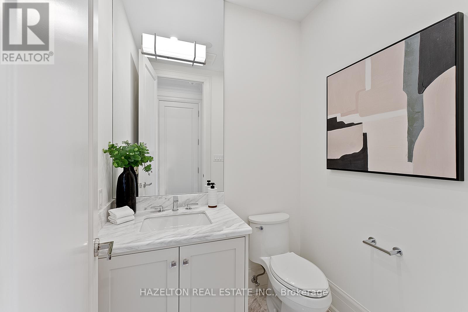 404 - 128 Hazelton Avenue, Toronto (annex), Ontario