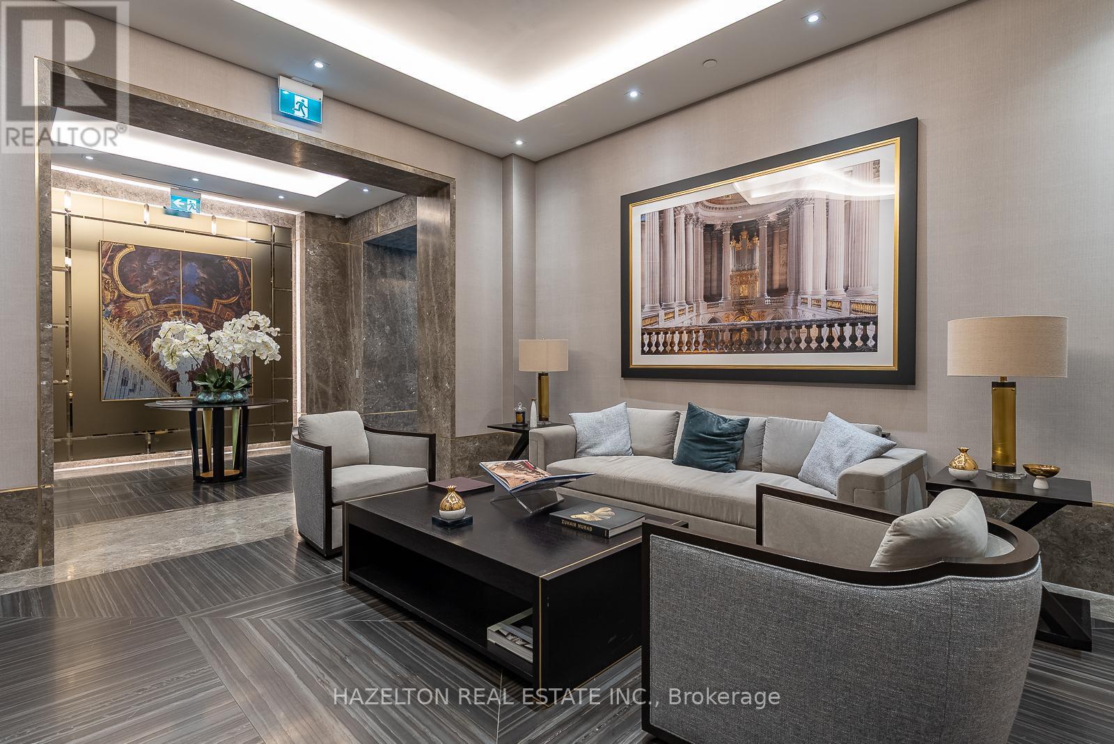 404 - 128 Hazelton Avenue, Toronto (annex), Ontario