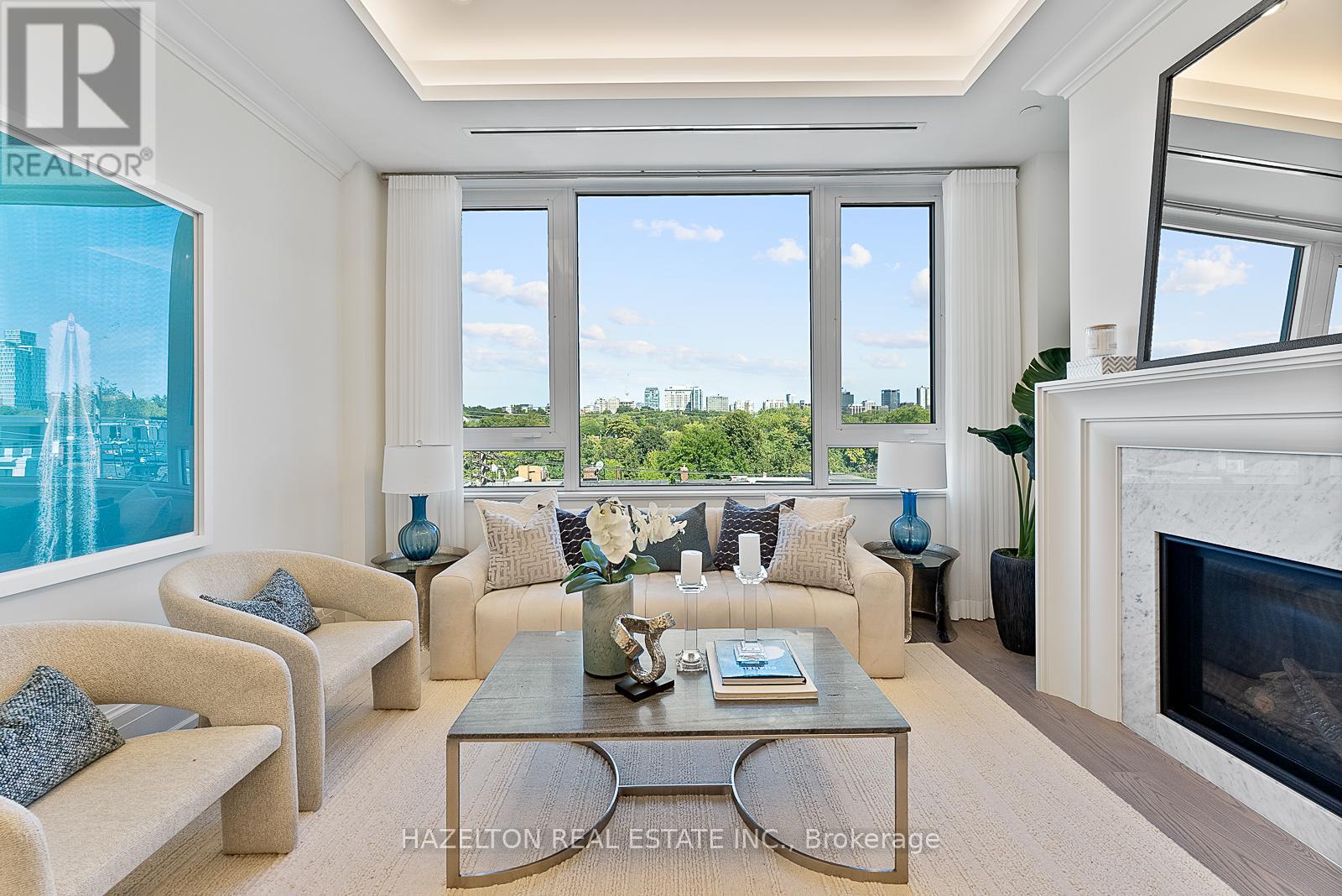 404 - 128 Hazelton Avenue, Toronto (annex), Ontario