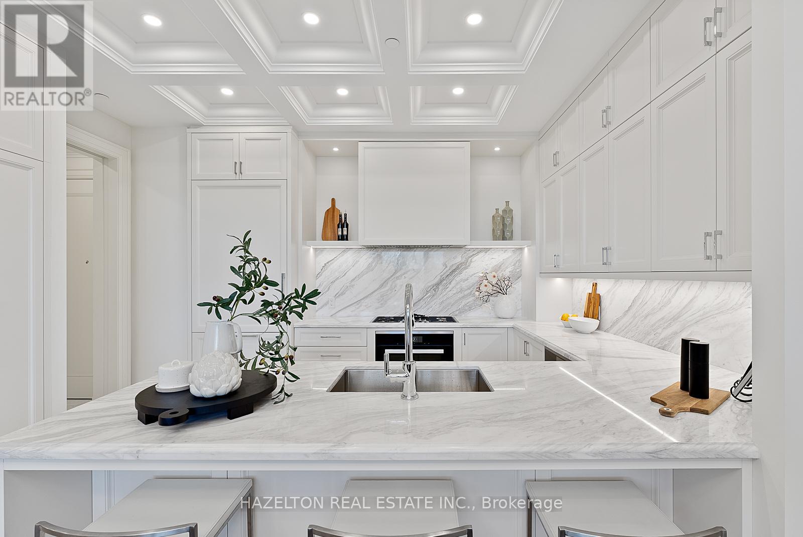 404 - 128 Hazelton Avenue, Toronto (annex), Ontario