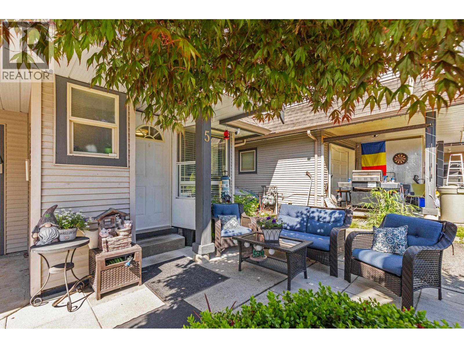 5 22980 Abernethy Lane, Maple Ridge, British Columbia