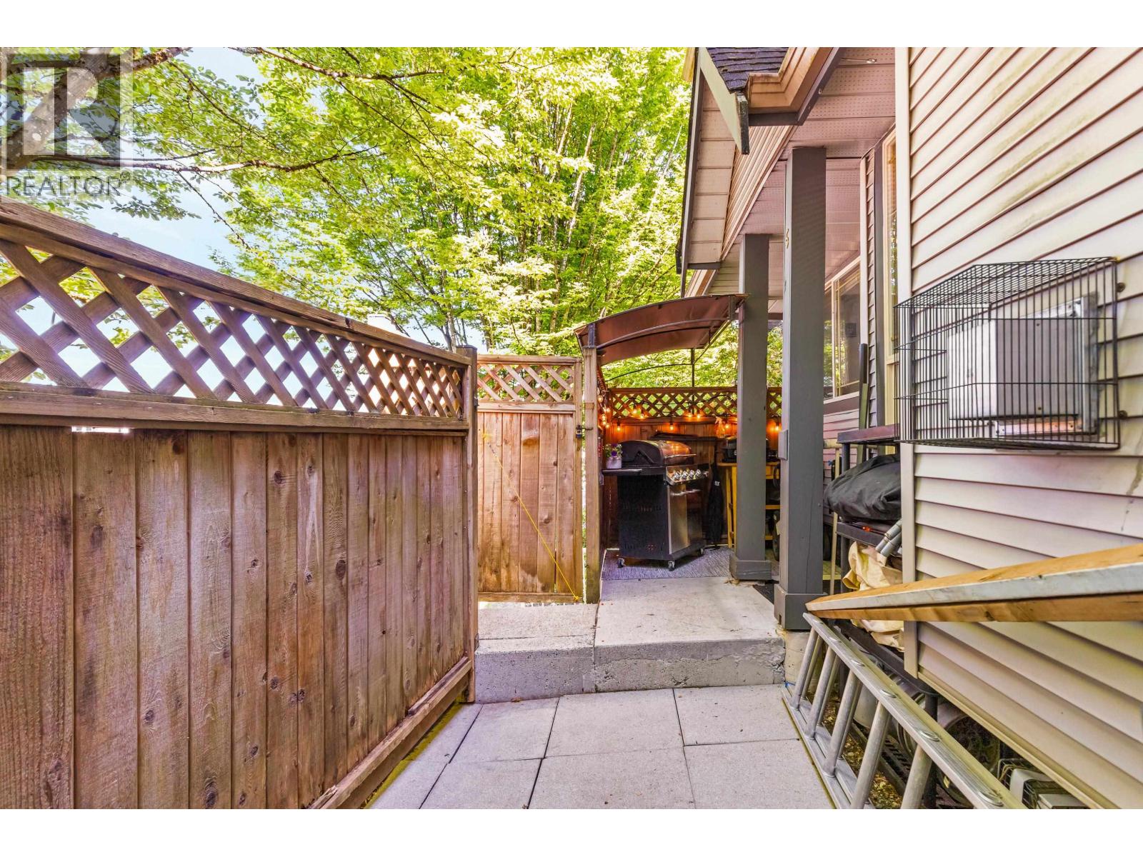 5 22980 Abernethy Lane, Maple Ridge, British Columbia