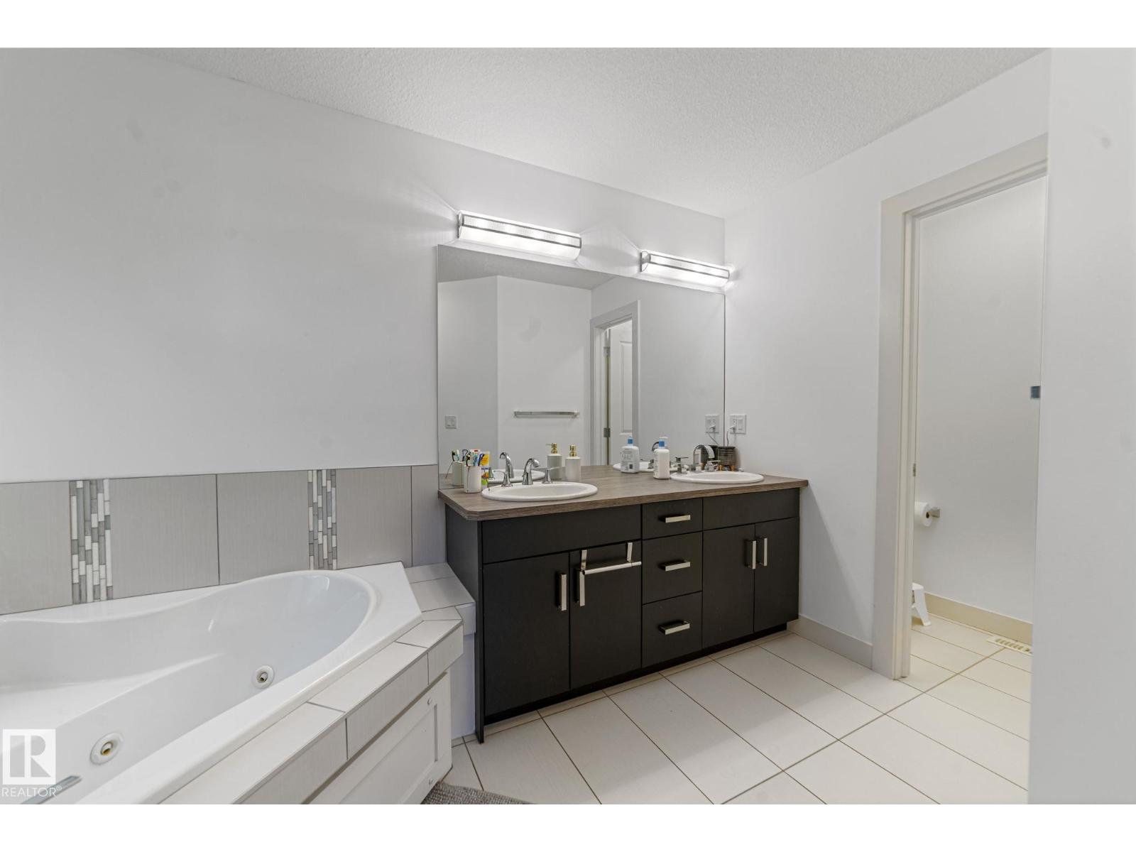 3695 Allan Dr Sw, Edmonton, Alberta