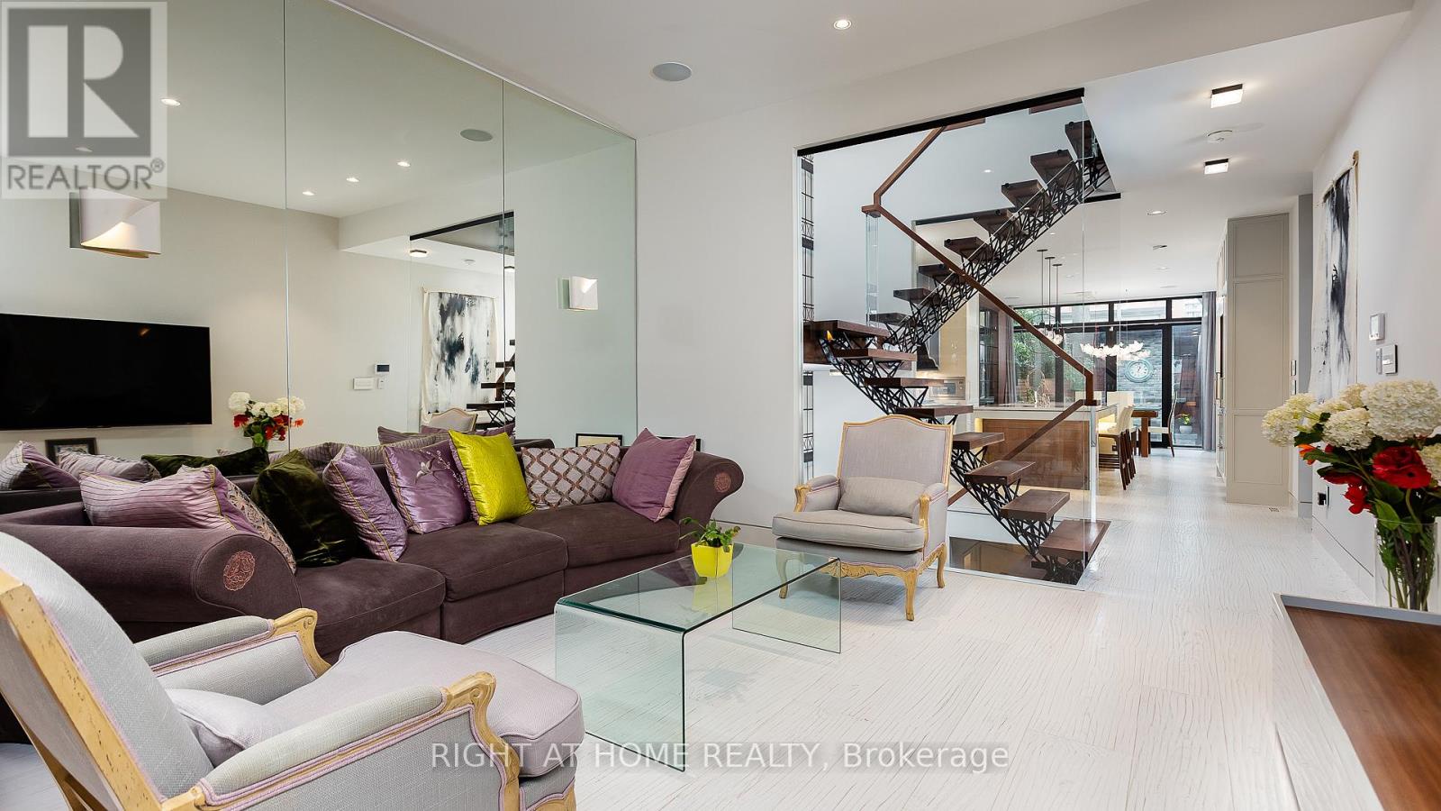 53 Hazelton Avenue, Toronto (annex), Ontario