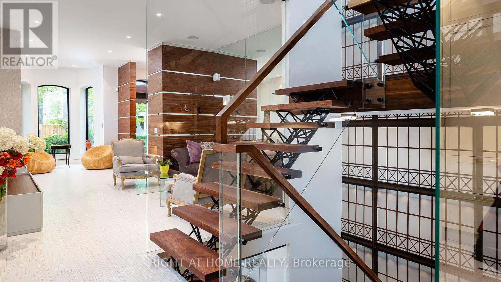 53 Hazelton Avenue, Toronto (annex), Ontario