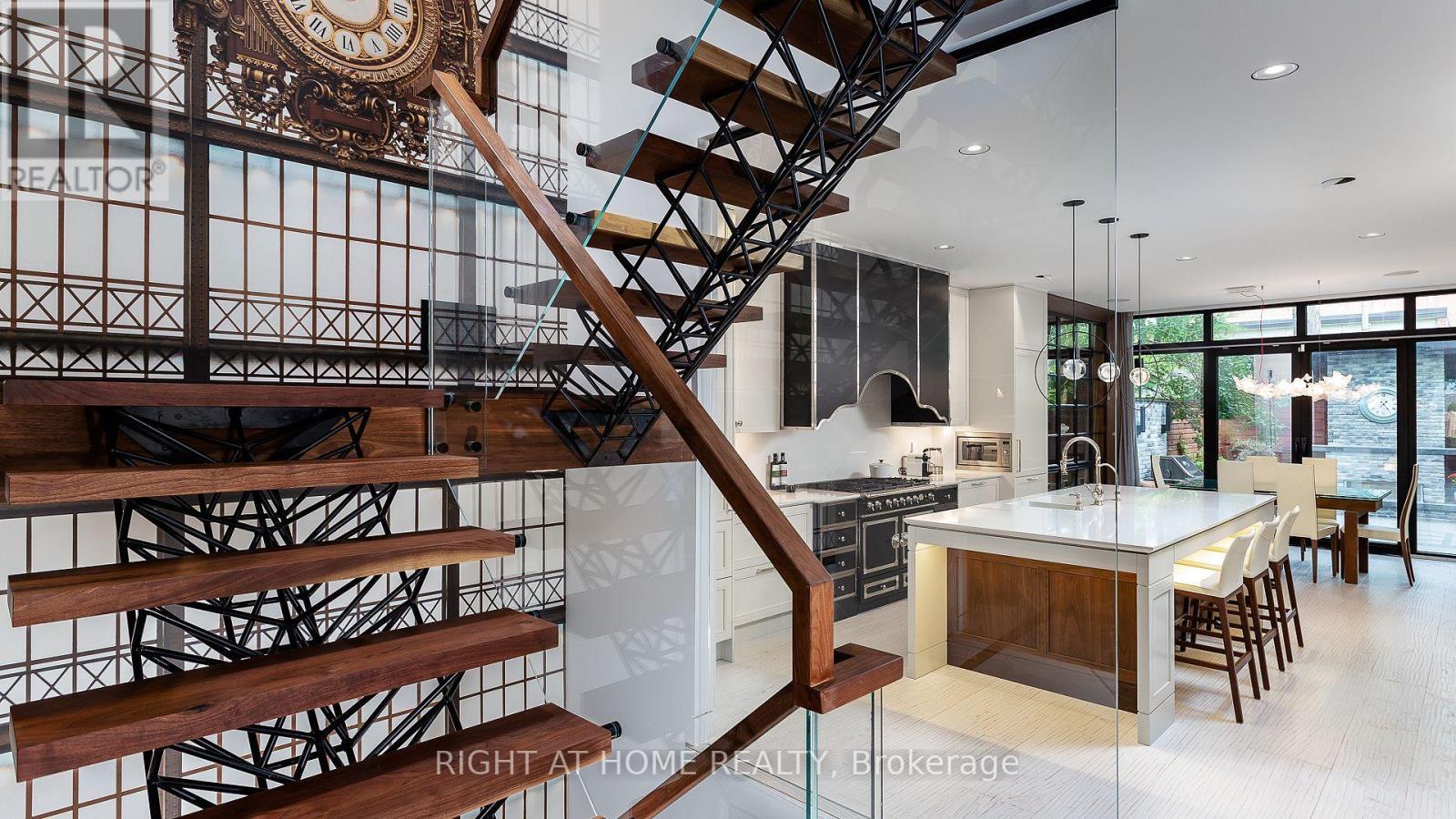 53 Hazelton Avenue, Toronto (annex), Ontario