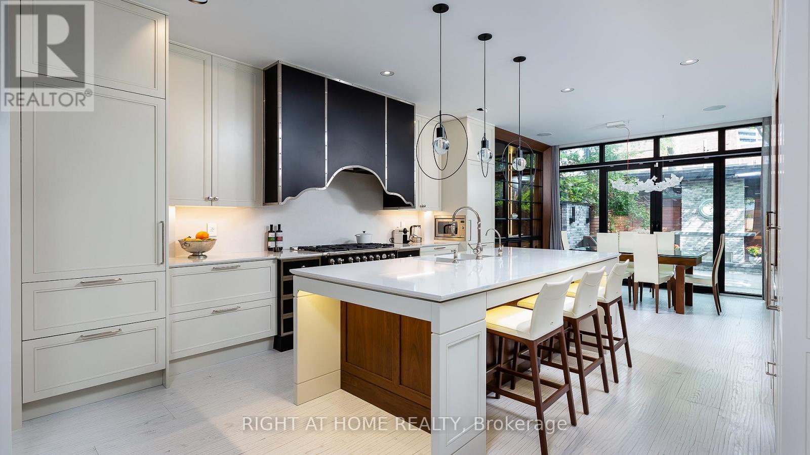 53 Hazelton Avenue, Toronto (annex), Ontario