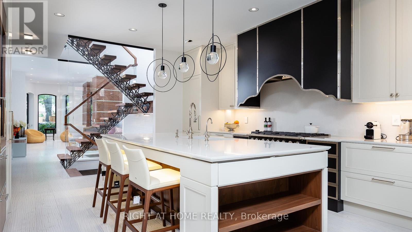 53 Hazelton Avenue, Toronto (annex), Ontario