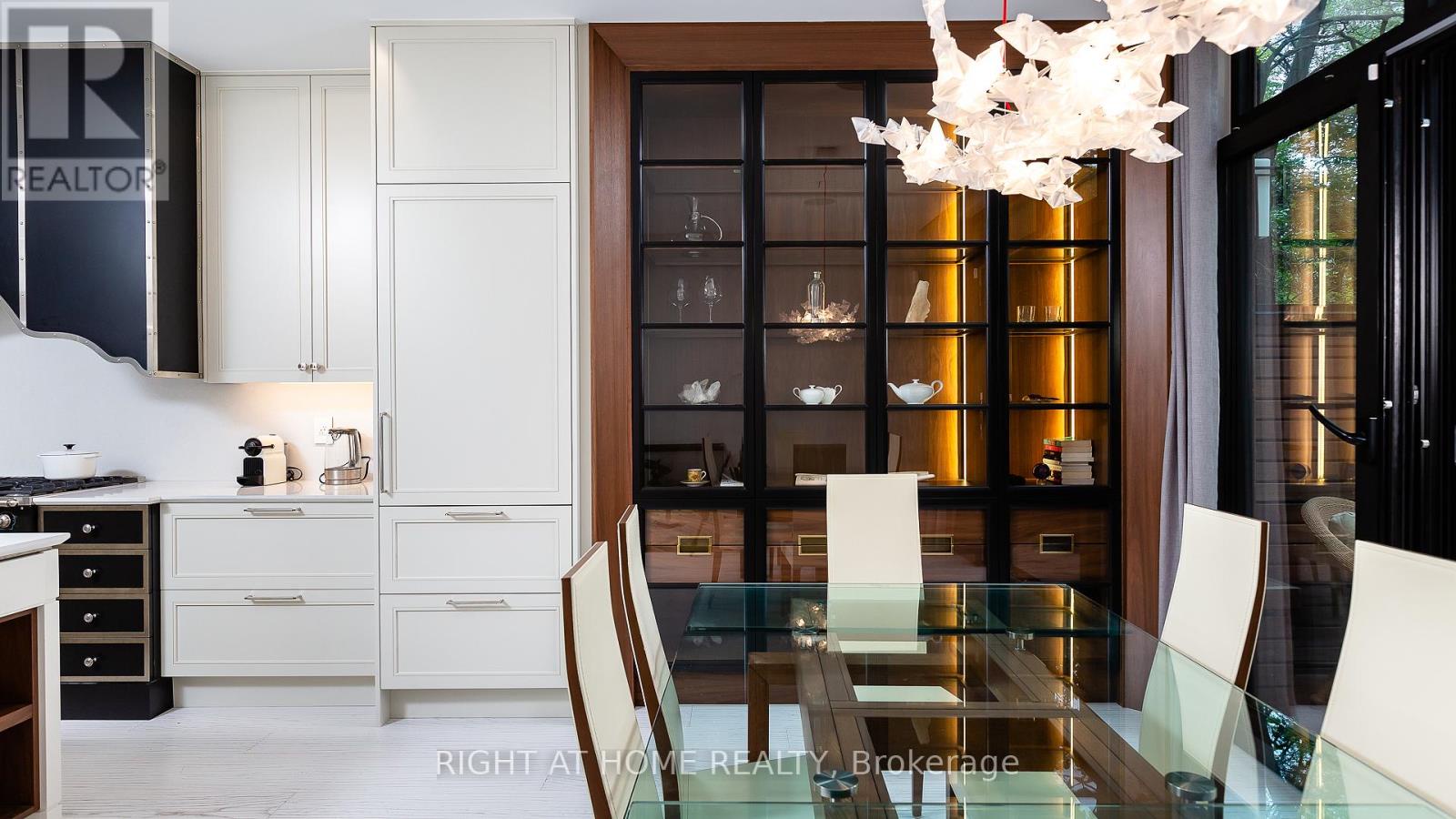 53 Hazelton Avenue, Toronto (annex), Ontario