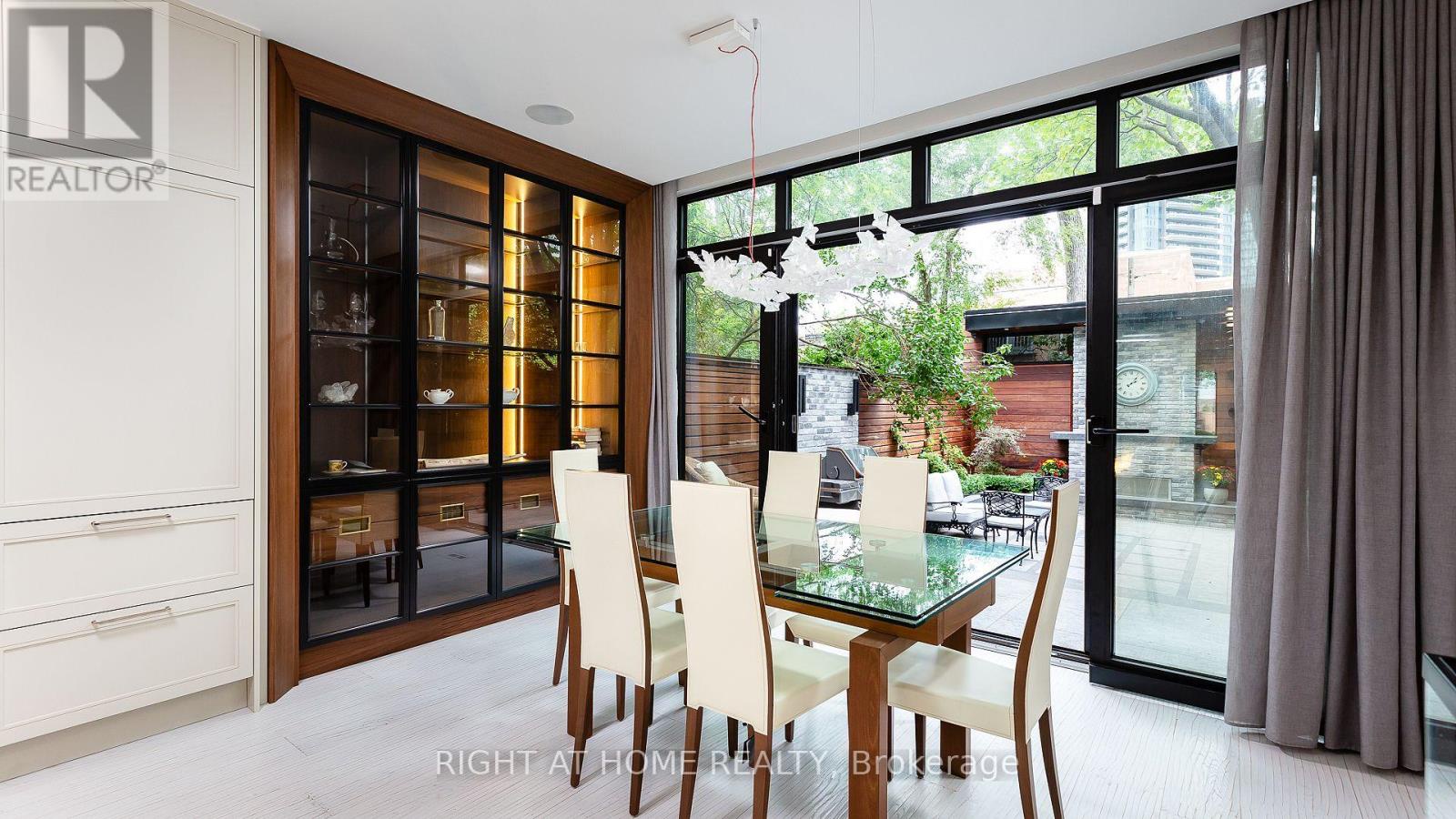 53 Hazelton Avenue, Toronto (annex), Ontario