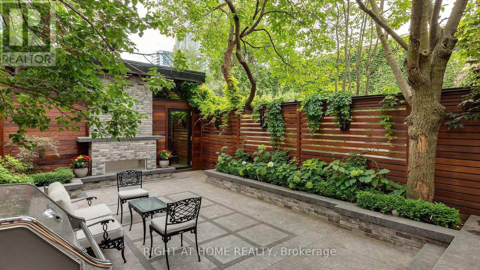 53 Hazelton Avenue, Toronto (annex), Ontario