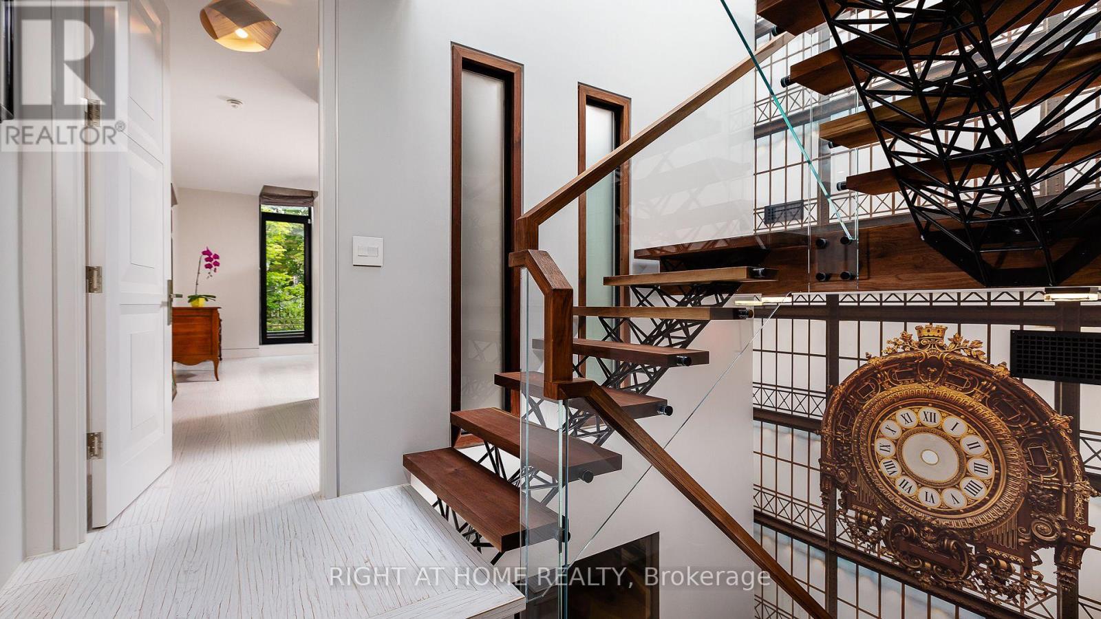 53 Hazelton Avenue, Toronto (annex), Ontario