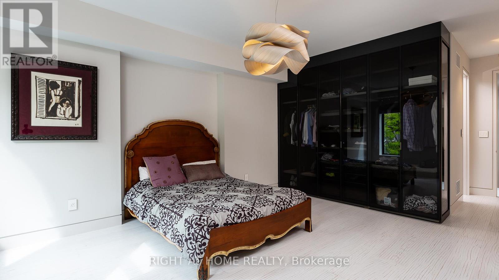 53 Hazelton Avenue, Toronto (annex), Ontario