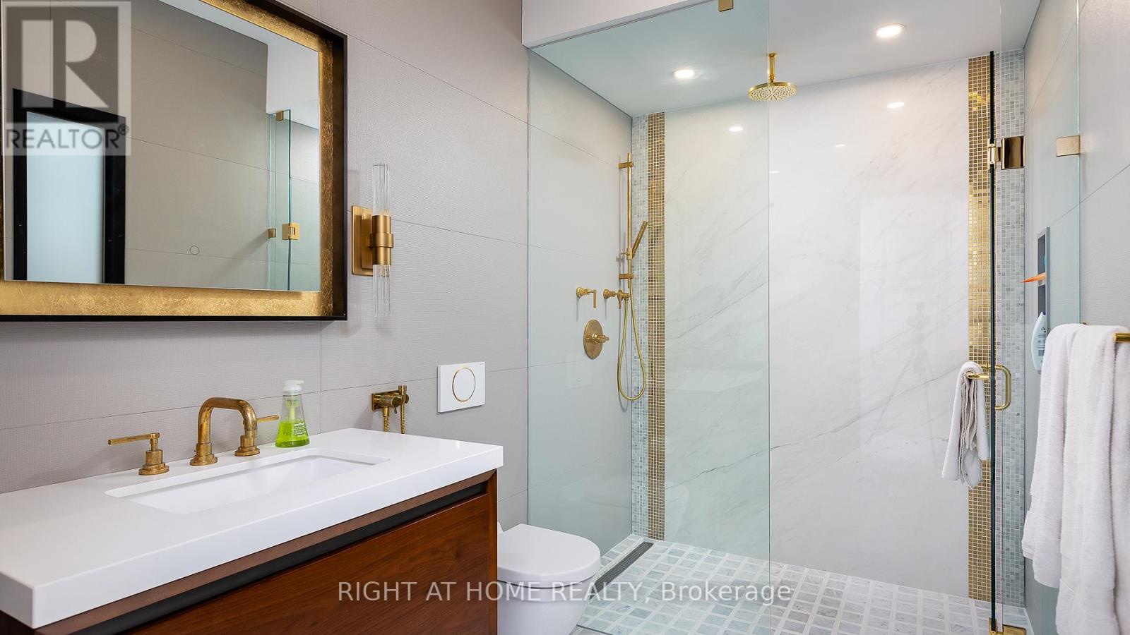 53 Hazelton Avenue, Toronto (annex), Ontario