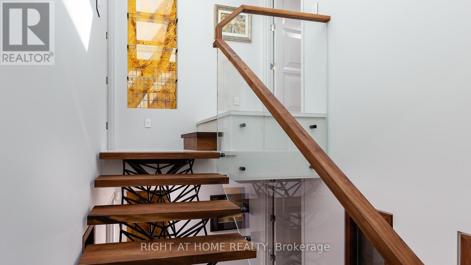 53 Hazelton Avenue, Toronto (annex), Ontario