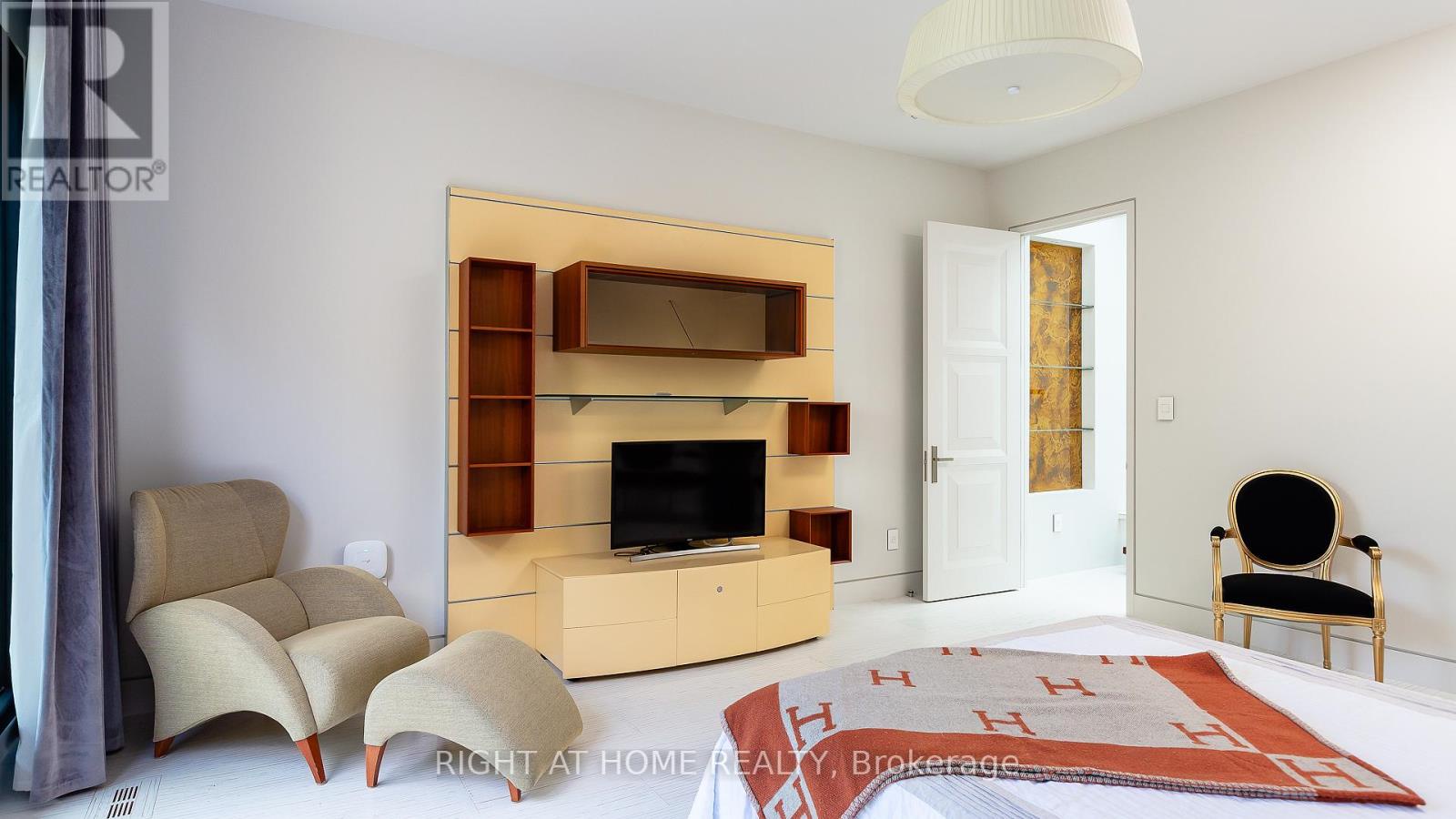 53 Hazelton Avenue, Toronto (annex), Ontario