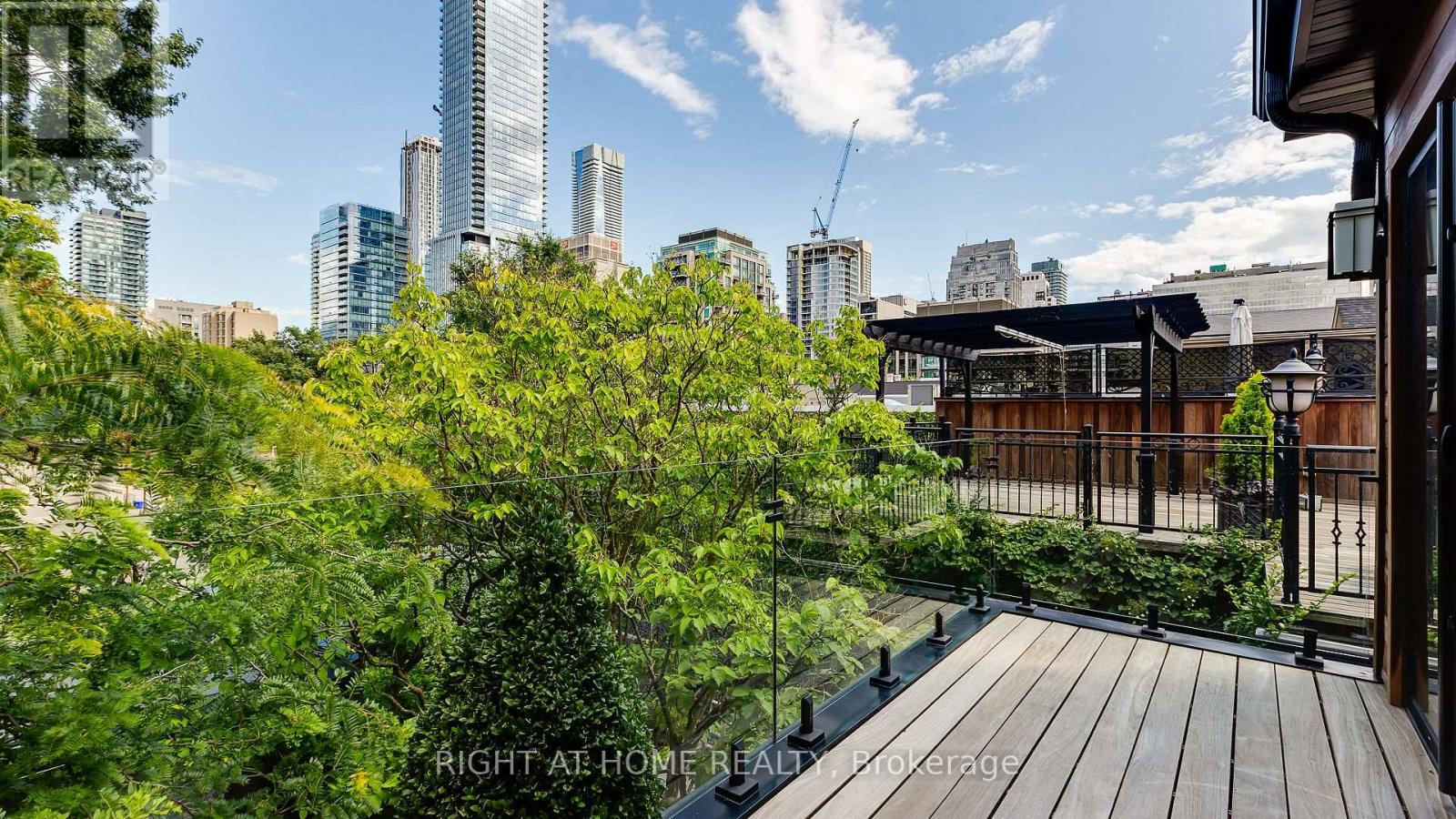 53 Hazelton Avenue, Toronto (annex), Ontario