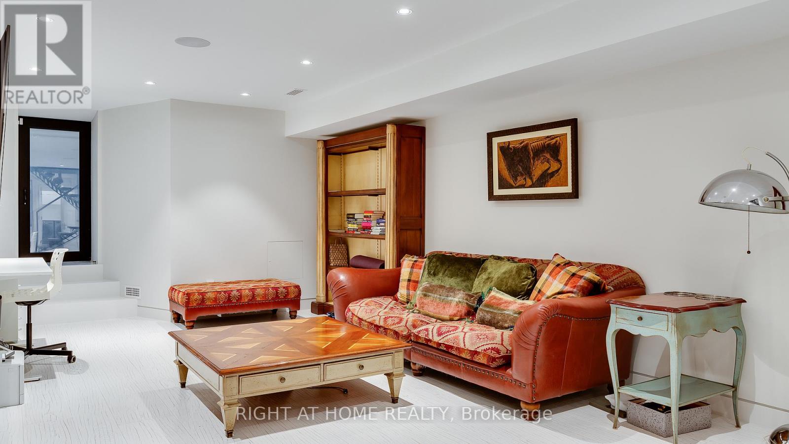 53 Hazelton Avenue, Toronto (annex), Ontario