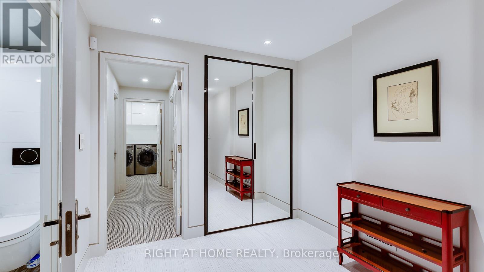 53 Hazelton Avenue, Toronto (annex), Ontario