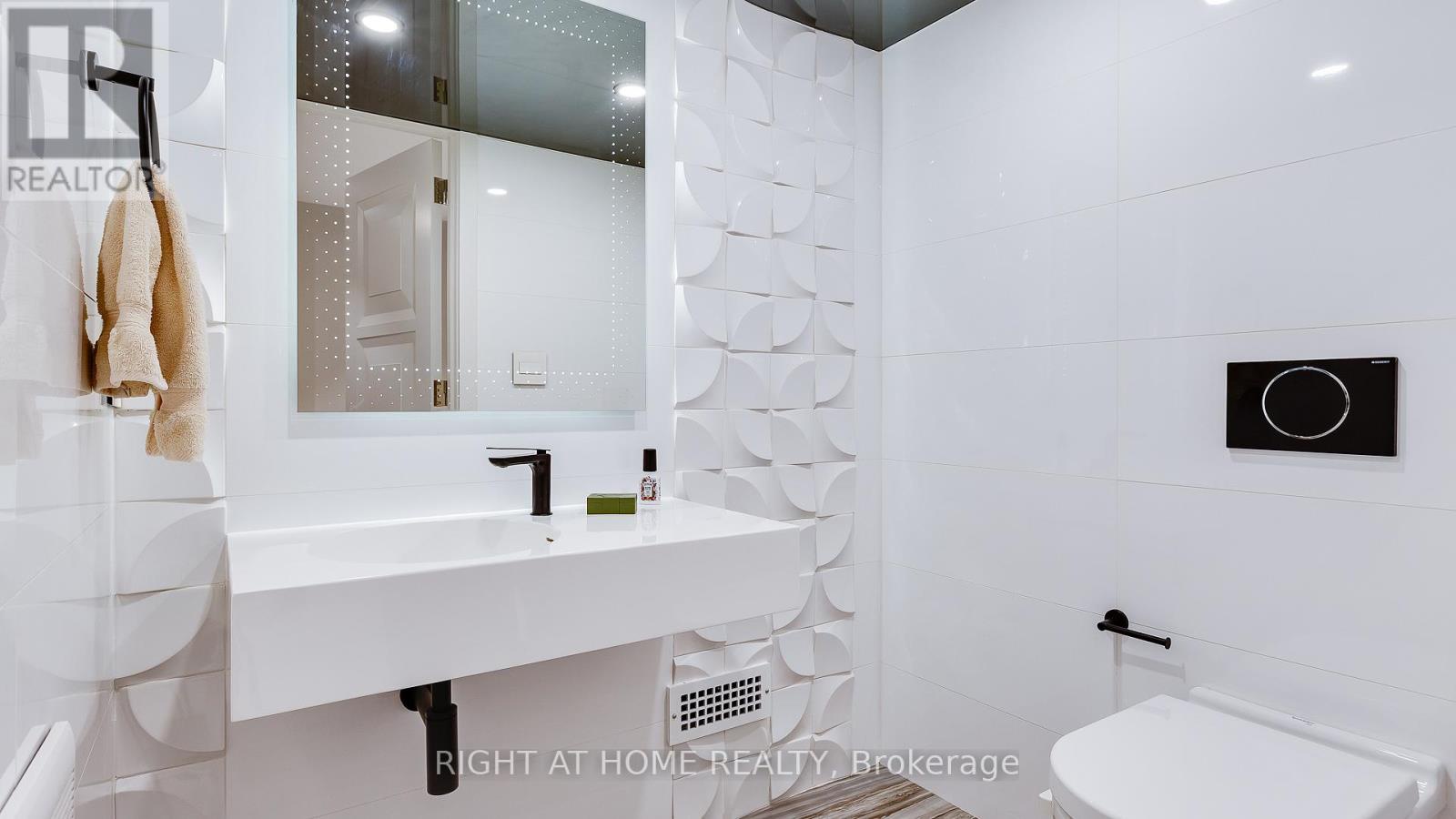 53 Hazelton Avenue, Toronto (annex), Ontario