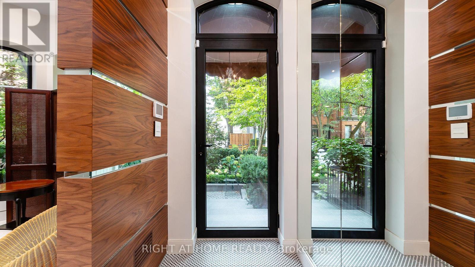 53 Hazelton Avenue, Toronto (annex), Ontario