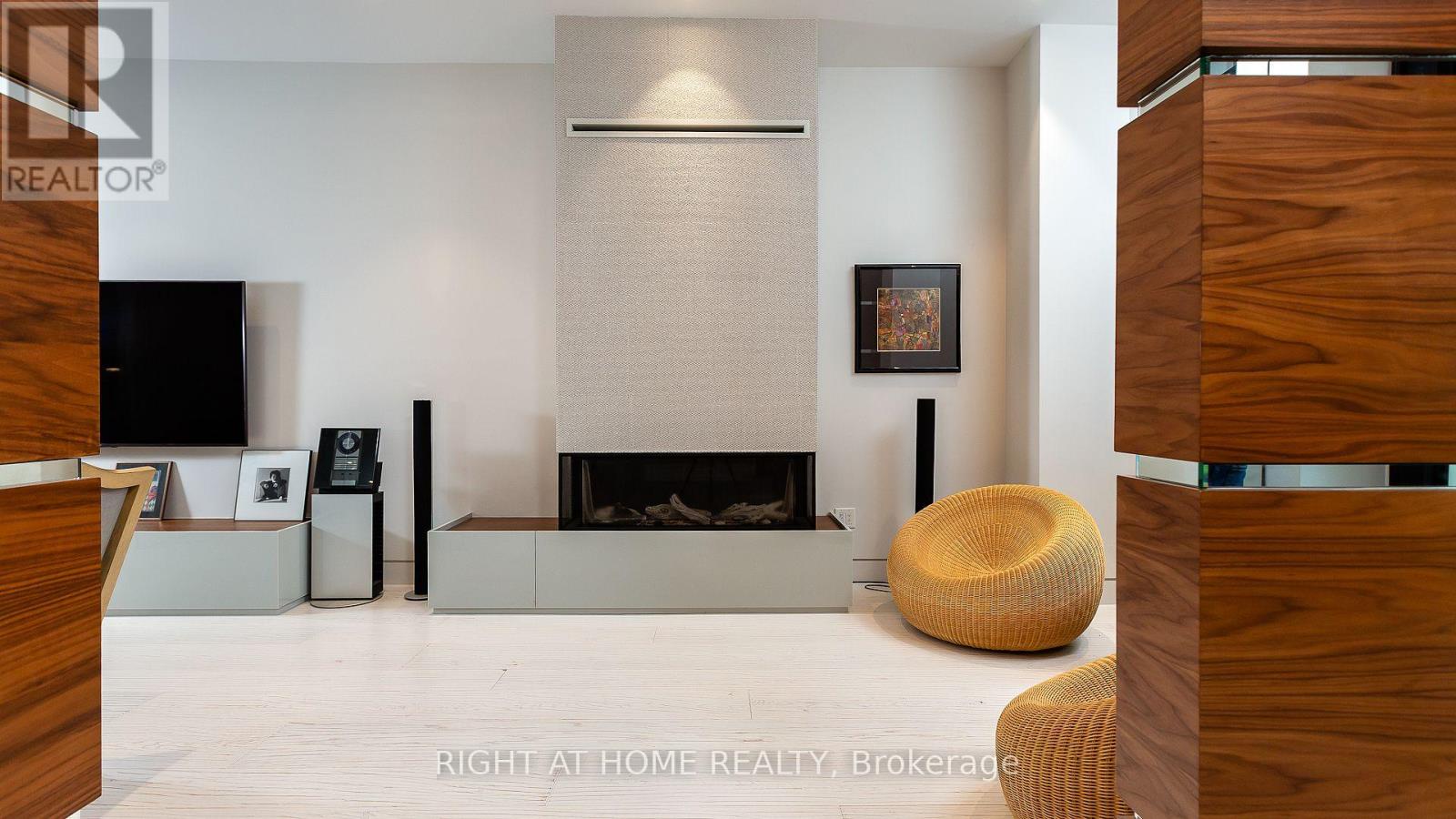 53 Hazelton Avenue, Toronto (annex), Ontario