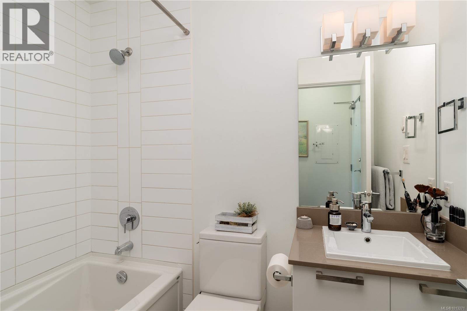 508 517 Fisgard St, Victoria, British Columbia