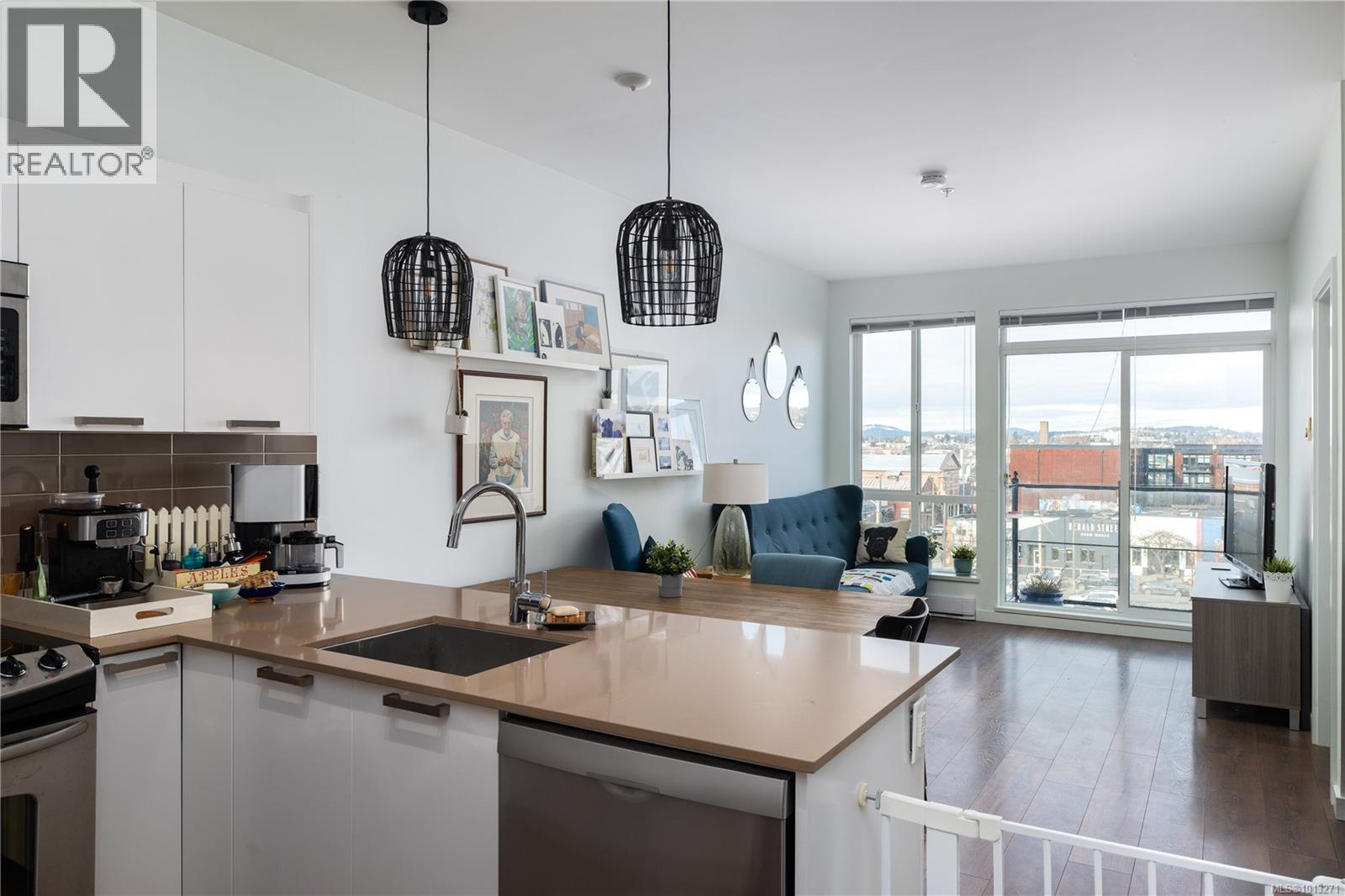 508 517 Fisgard St, Victoria, British Columbia