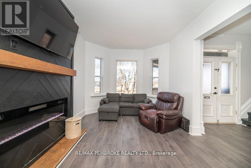 502 Mary Street, Pembroke, Ontario