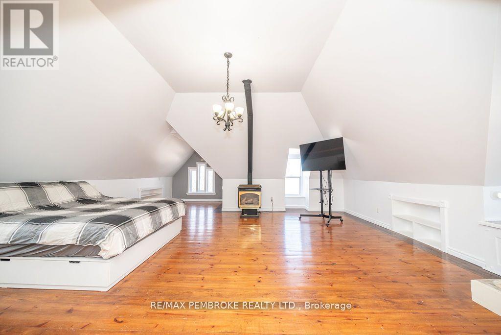 502 Mary Street, Pembroke, Ontario