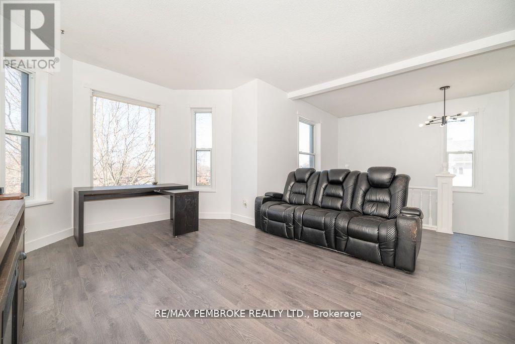 502 Mary Street, Pembroke, Ontario