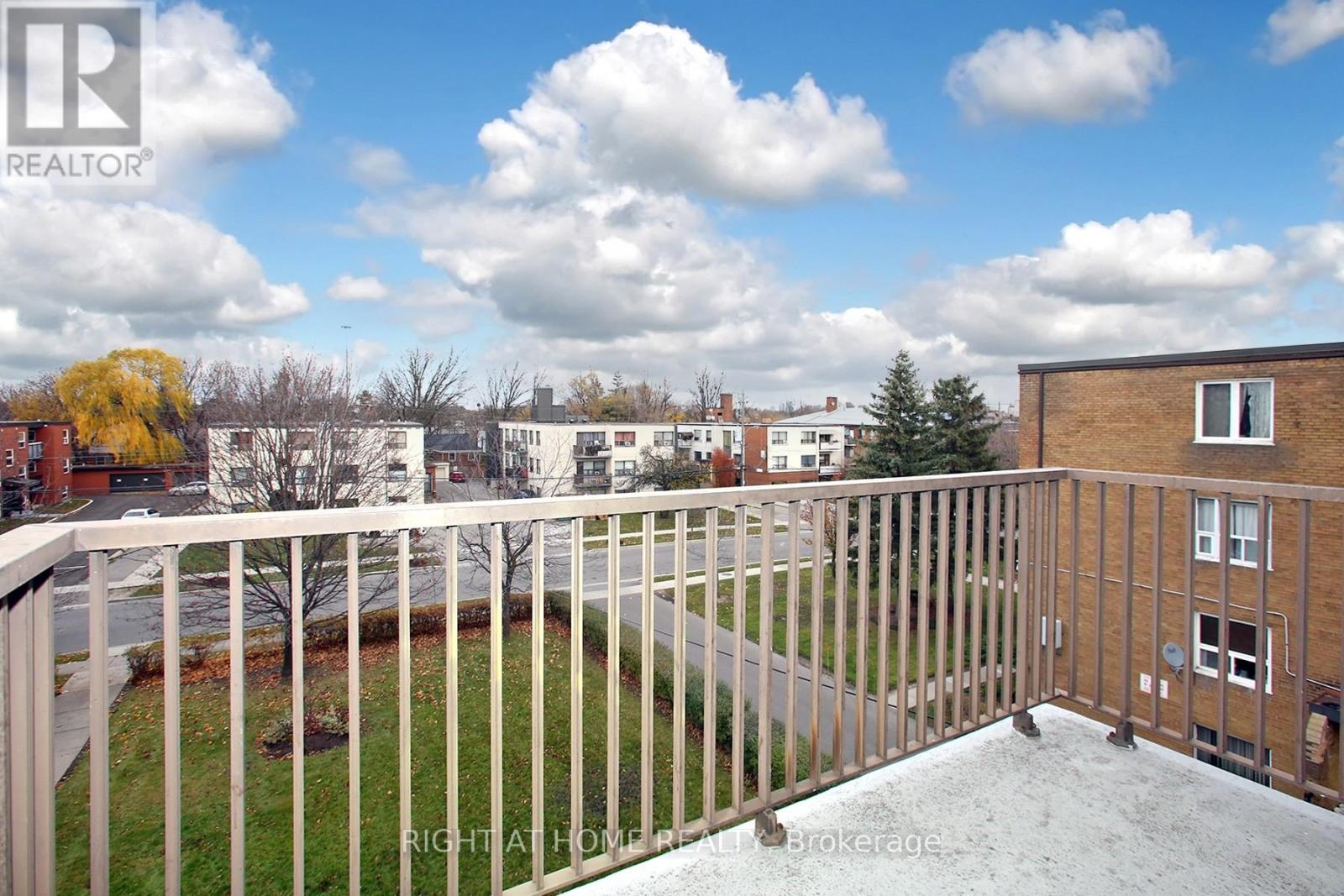 301 - 59 Neptune Drive, Toronto (englemount-lawrence), Ontario