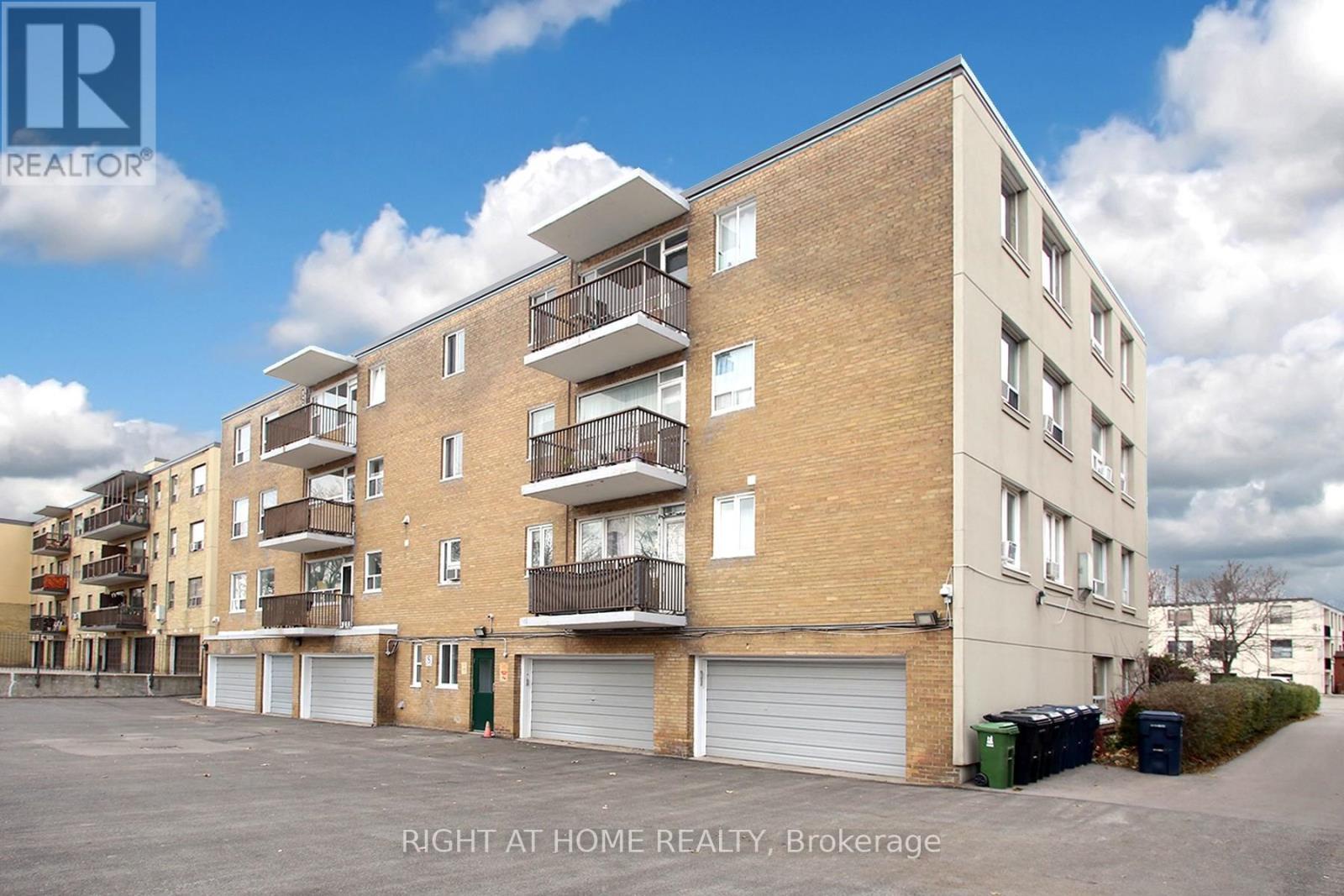 301 - 59 Neptune Drive, Toronto (englemount-lawrence), Ontario