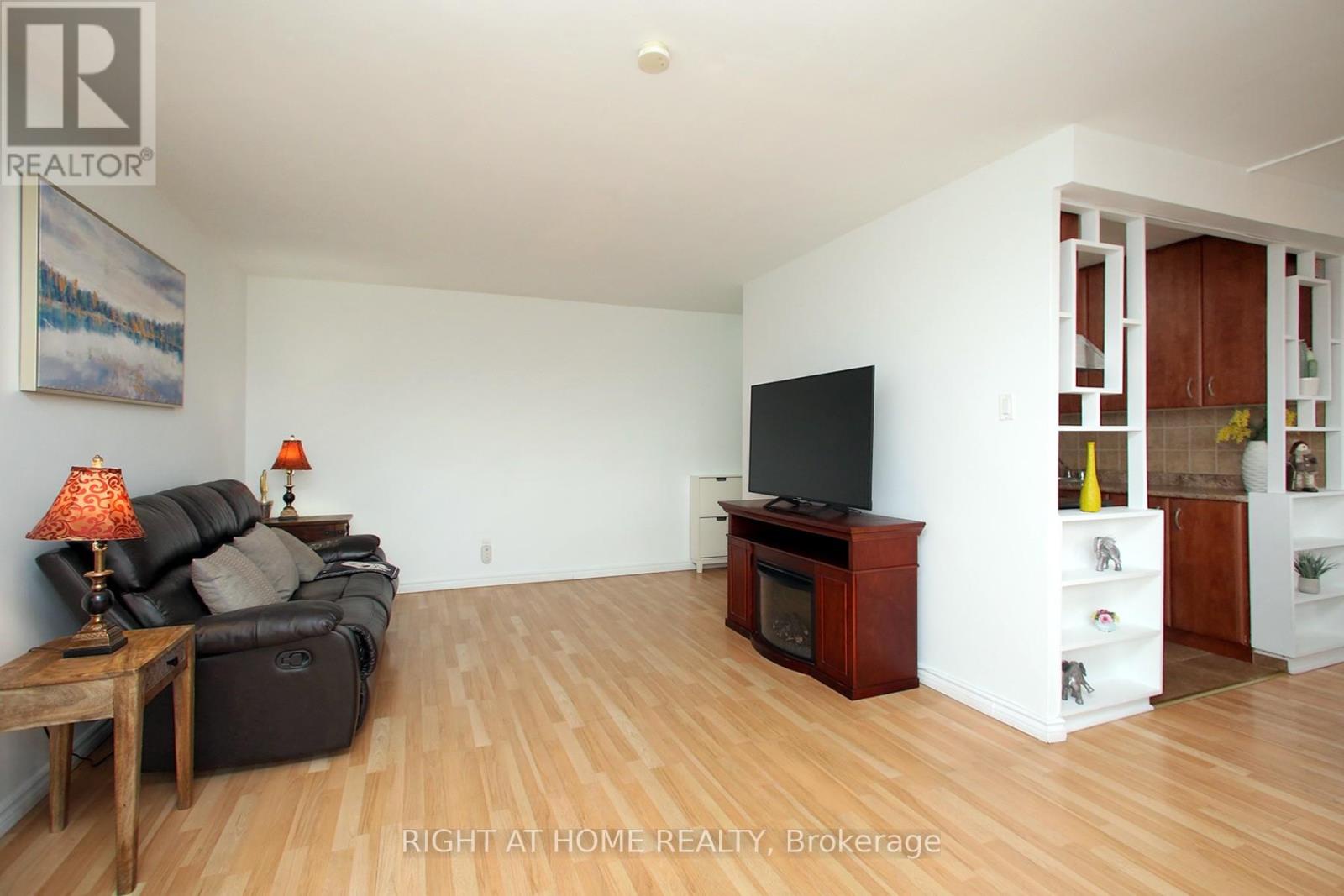 301 - 59 Neptune Drive, Toronto (englemount-lawrence), Ontario