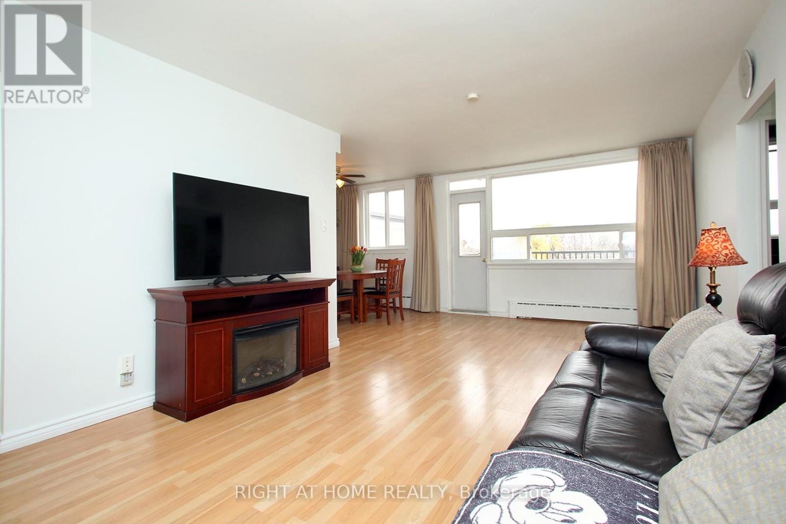 301 - 59 Neptune Drive, Toronto (englemount-lawrence), Ontario